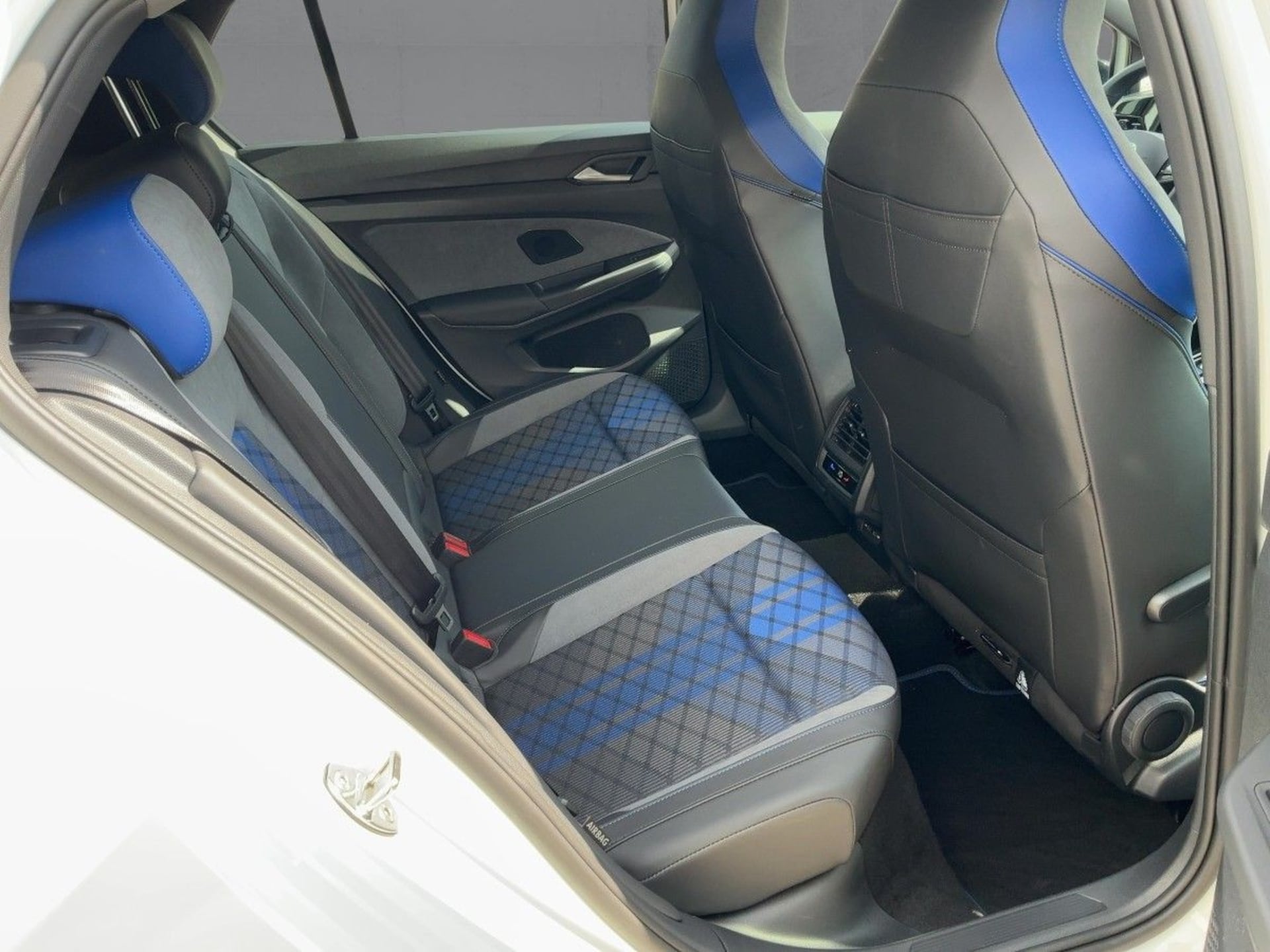 Volkswagen Golf R Black Edition