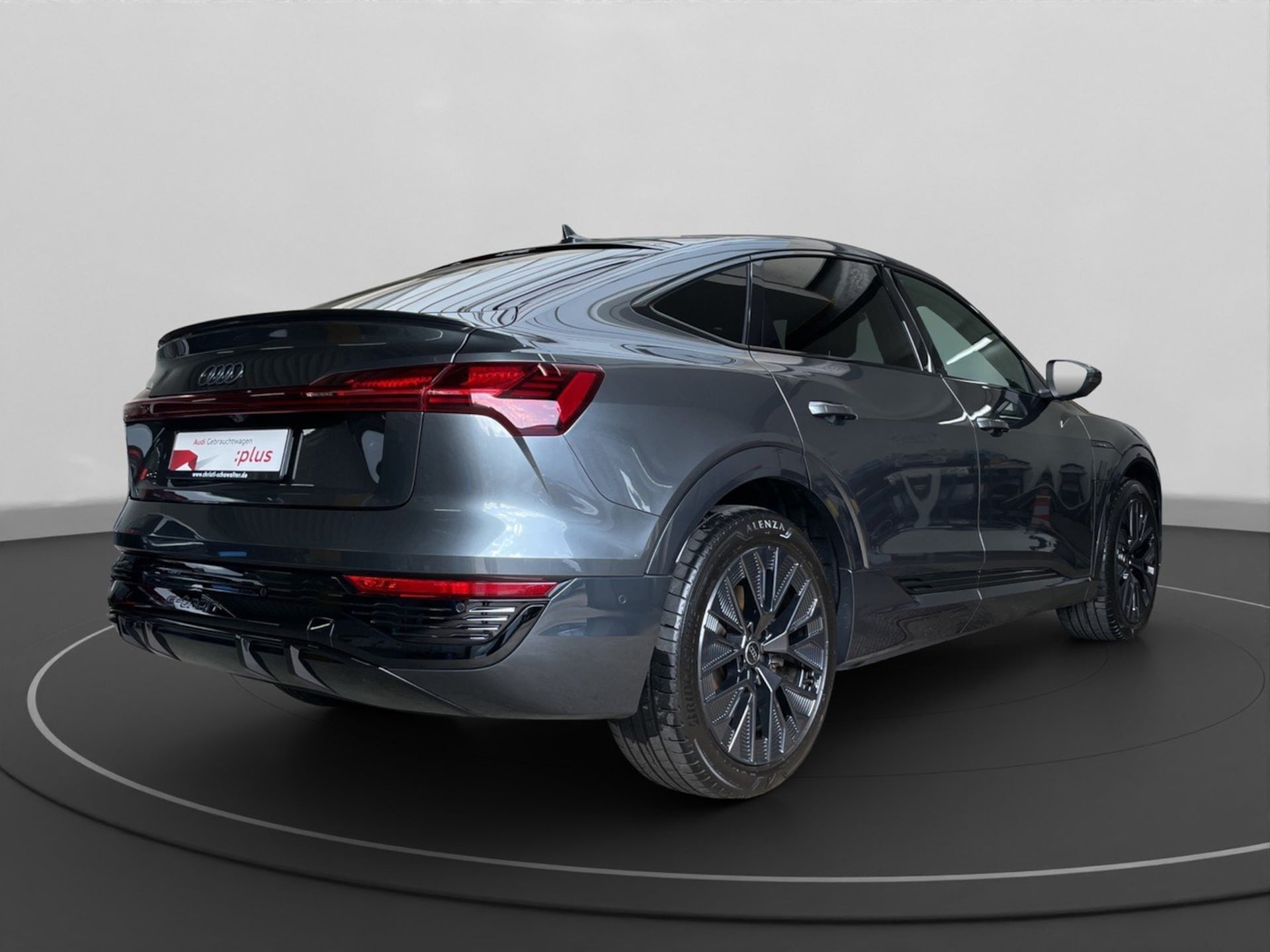 Audi Q8 Sportback e-tron S line