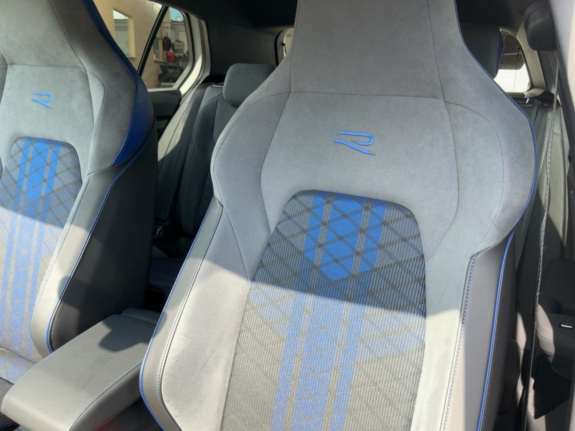 Volkswagen Golf R Black Edition