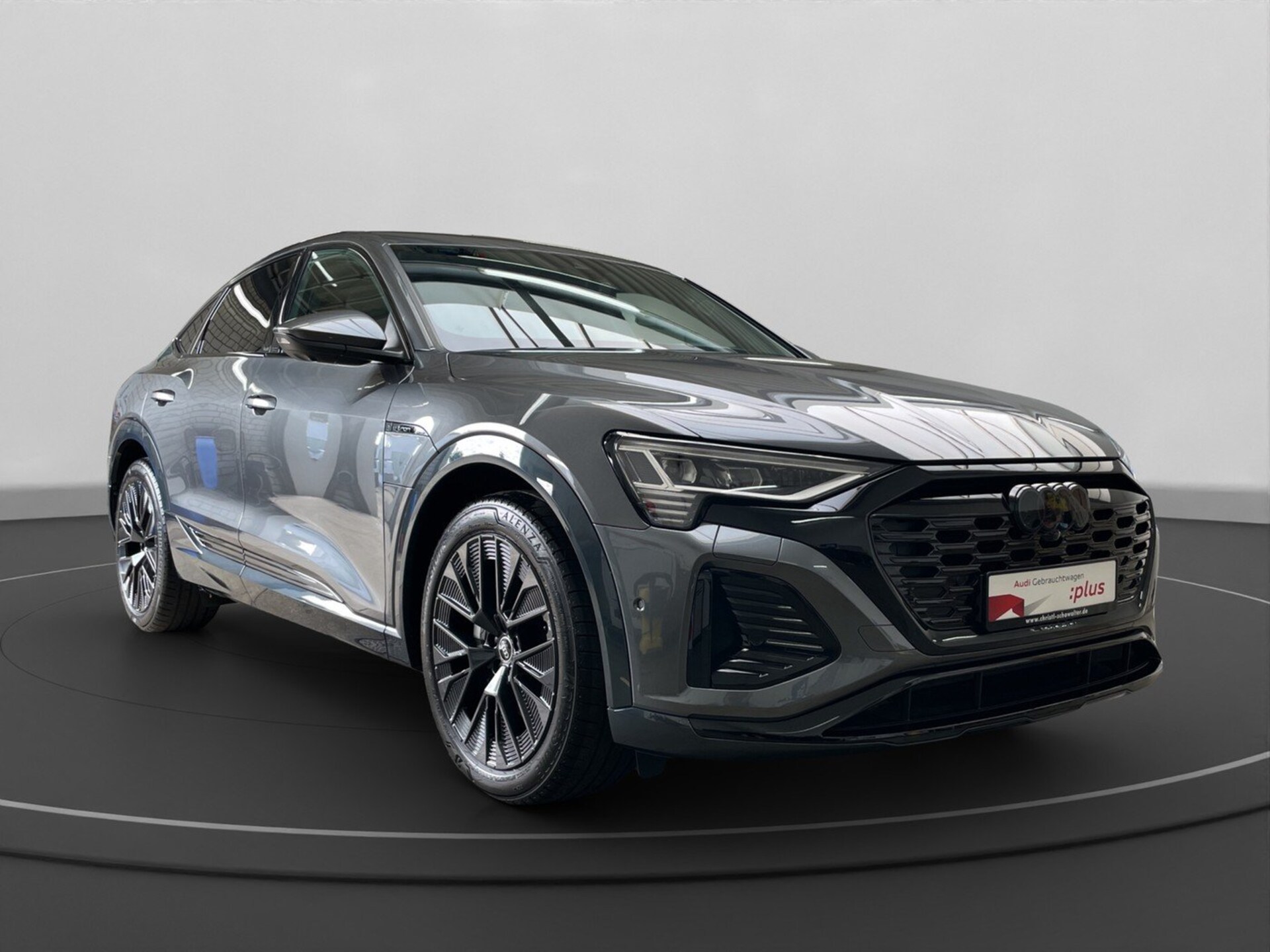 Audi Q8 Sportback e-tron S line