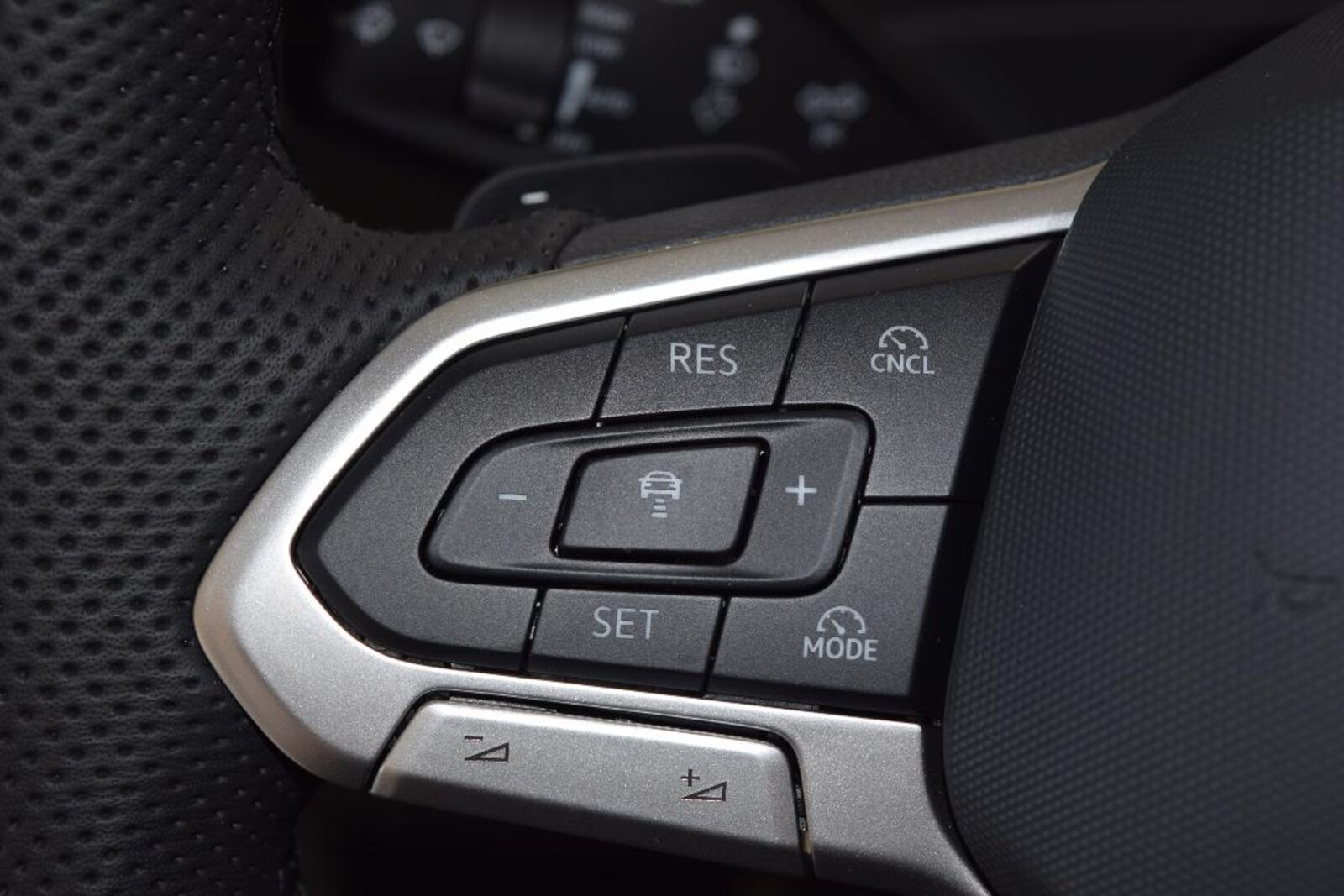Volkswagen Tiguan – Bild 17