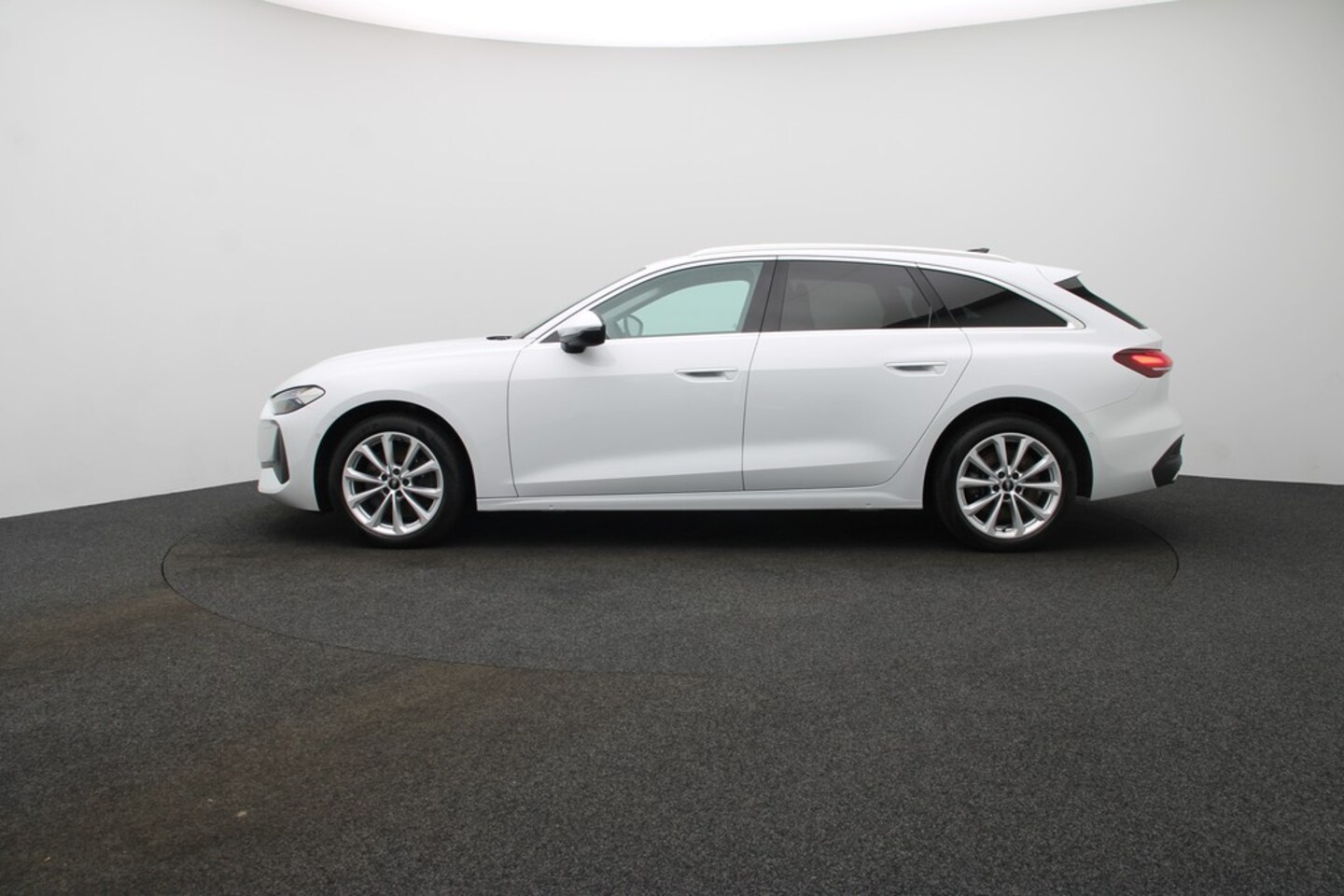 Bild über Audi A5 Avant TDI 150 kW S tronic - für weitere Informationen kontaktieren Sie den Audi Partner