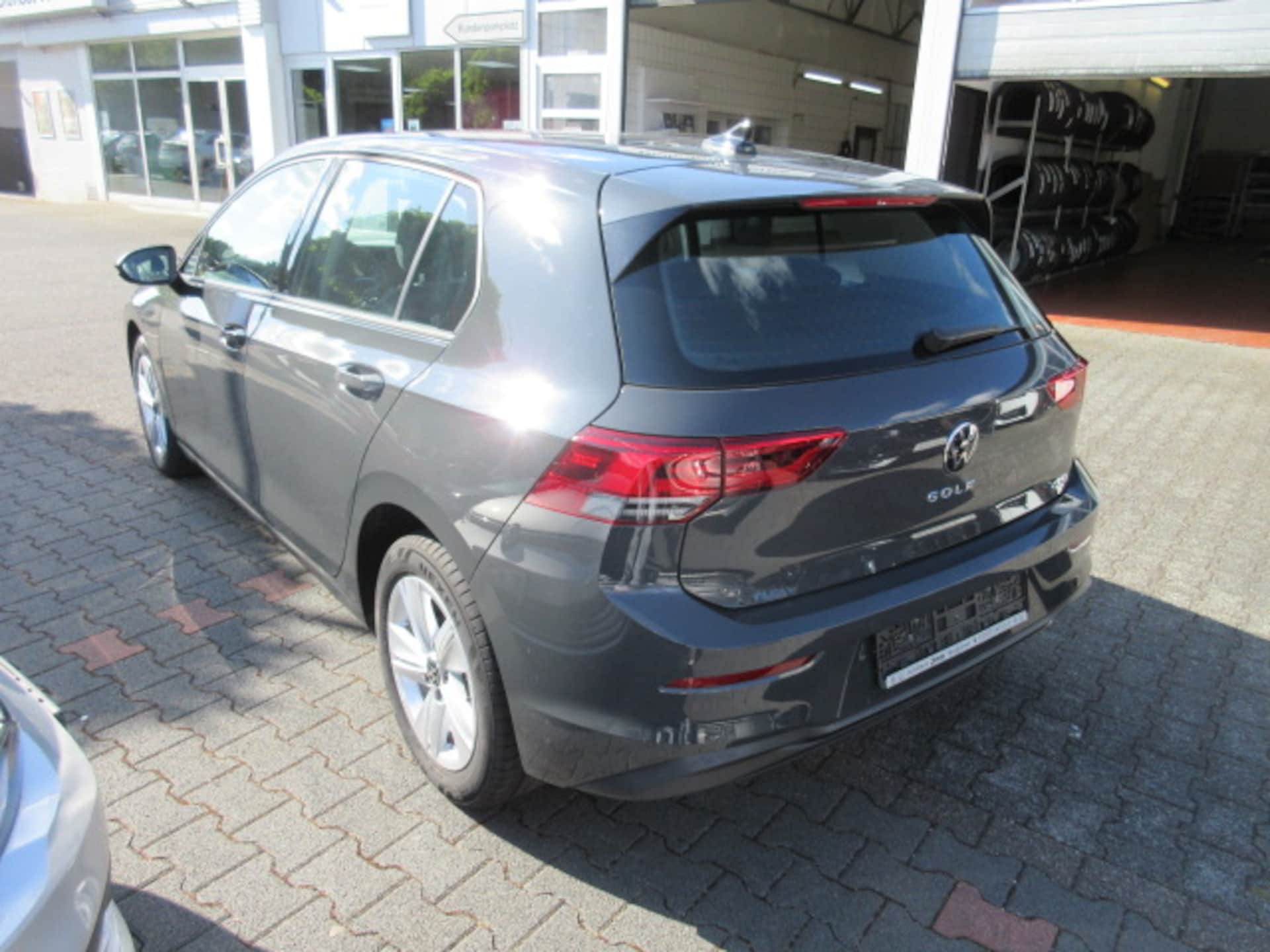 Volkswagen Golf Life