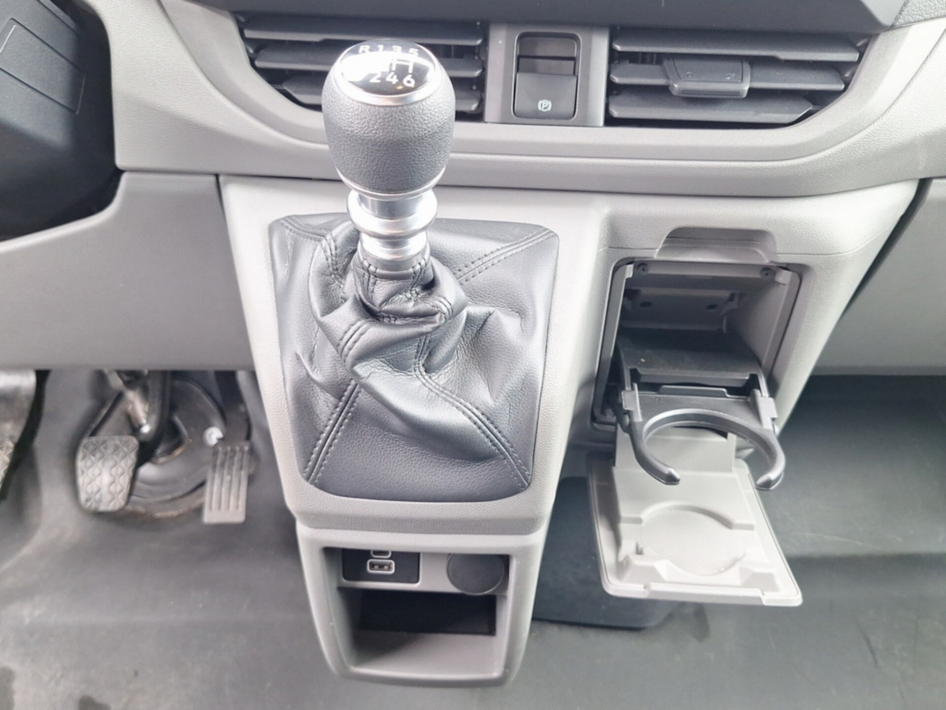 Volkswagen Transporter Kasten langer Radstand