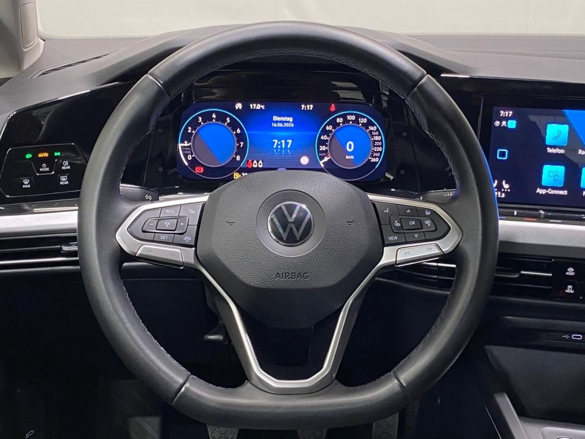 Volkswagen Golf Life