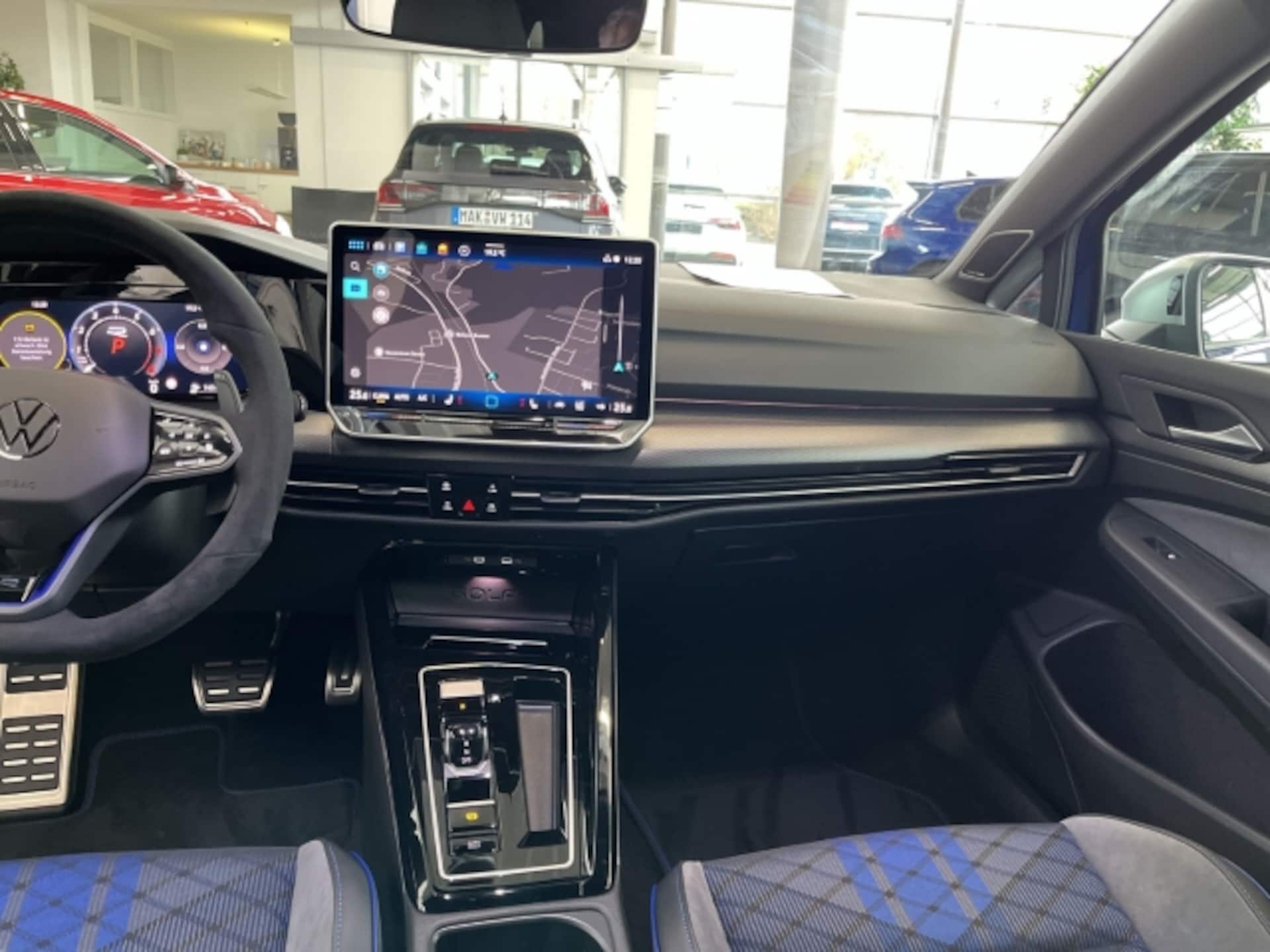 Volkswagen Golf Variant R