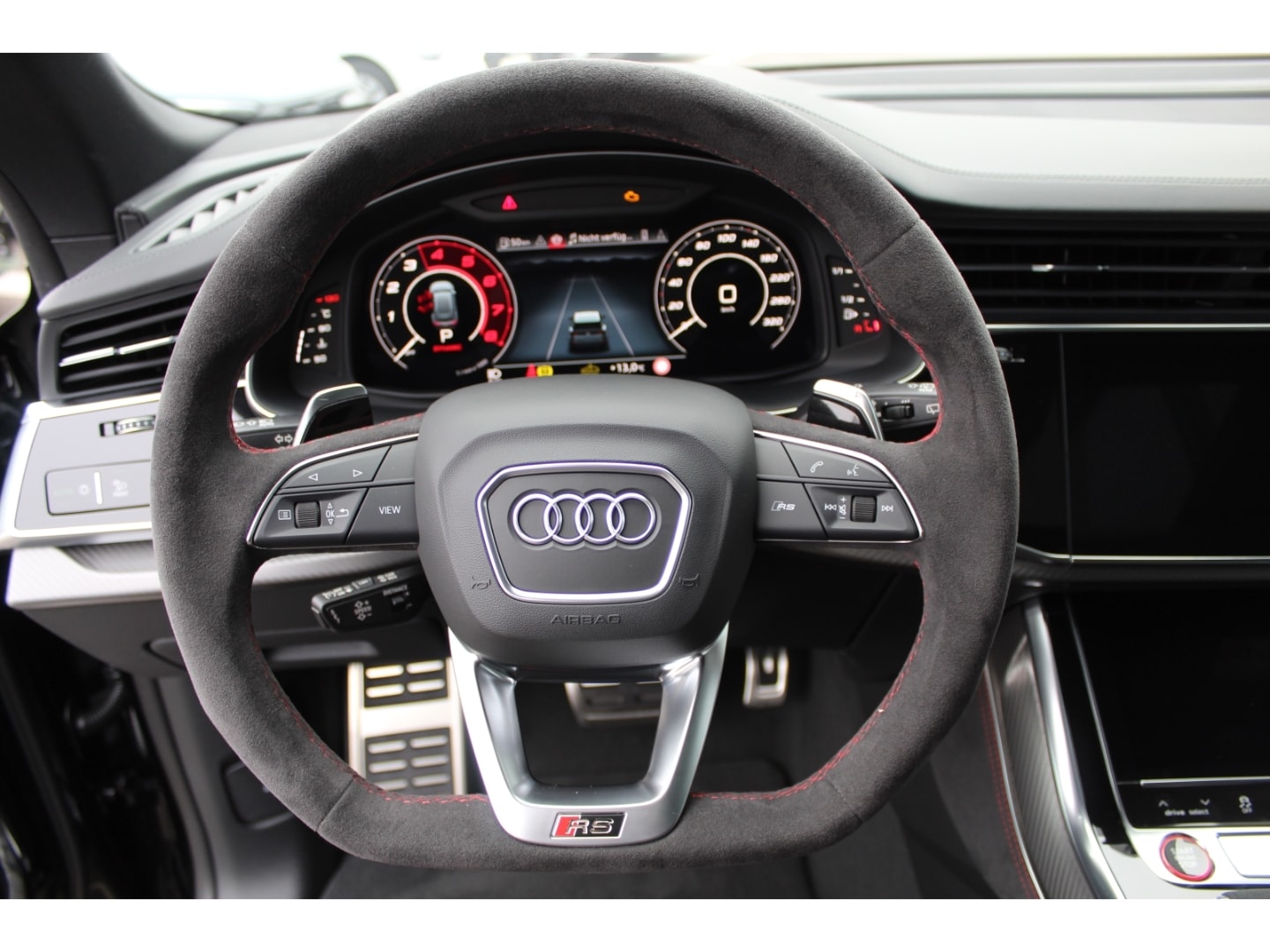 Bild über Audi RS Q8 SUV TFSI quattro 441 kW tiptronic - für weitere Informationen kontaktieren Sie den Audi Partner