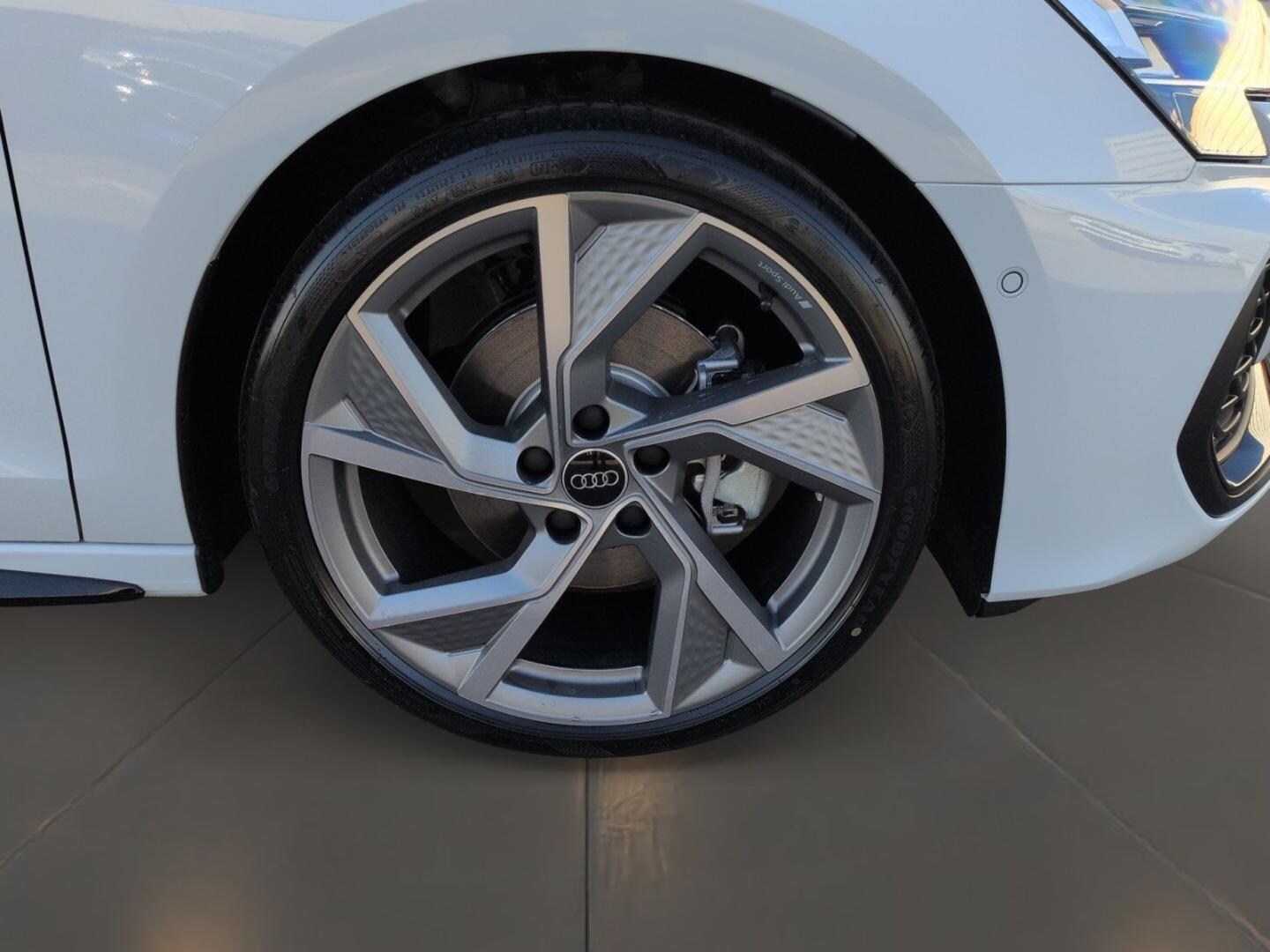 Bild über Audi A3 Sportback S line 35 TFSI S tronic - für weitere Informationen kontaktieren Sie den Audi Partner