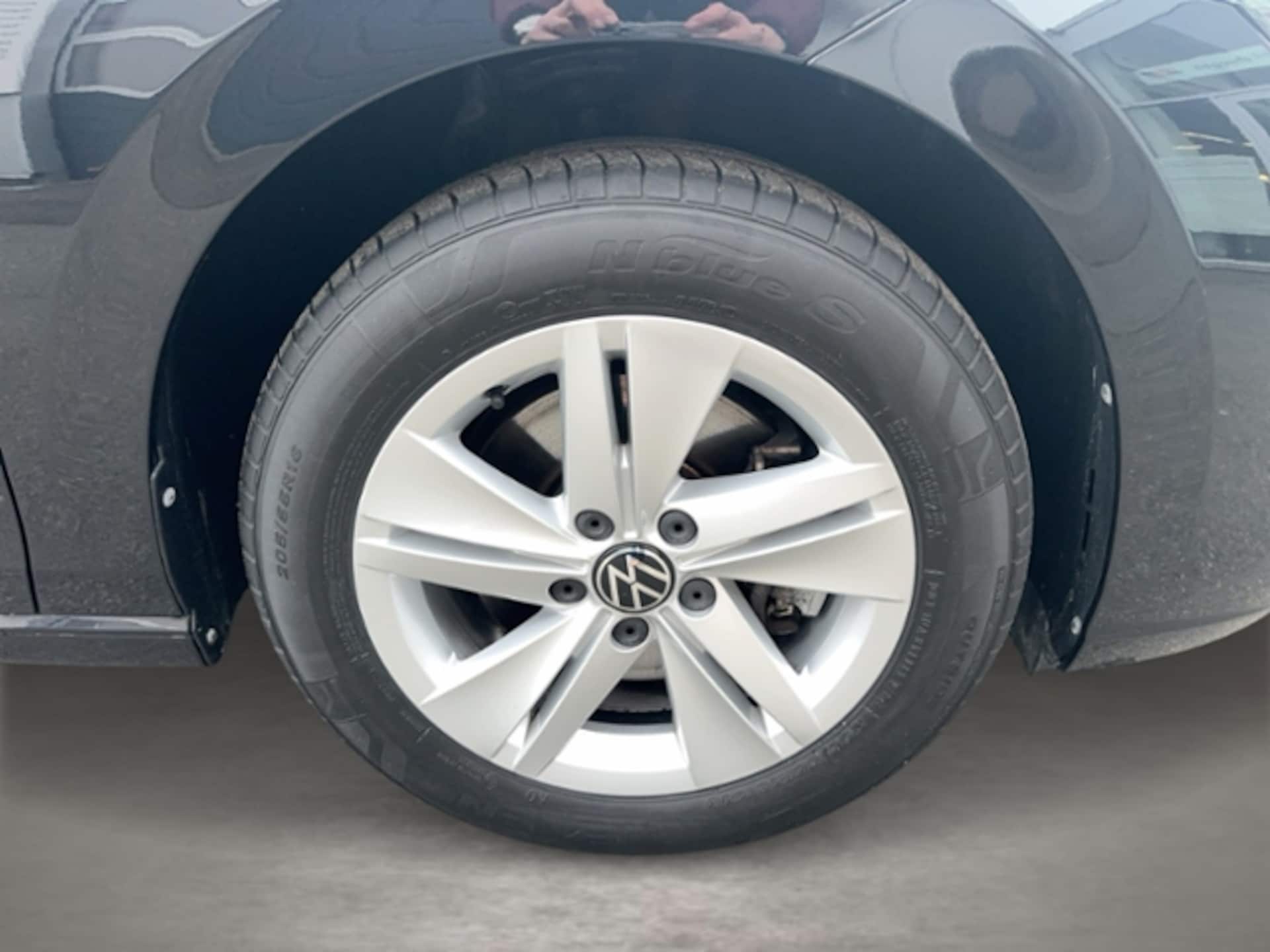 Volkswagen Golf Variant Life