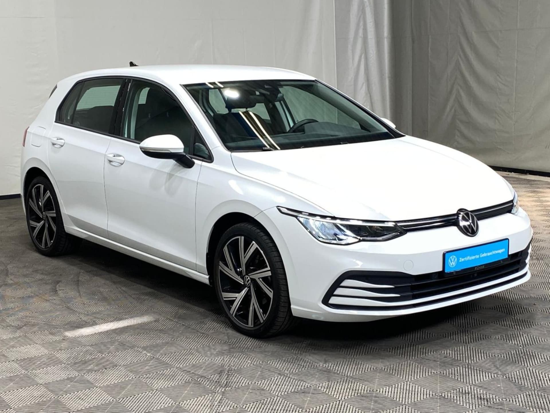 Volkswagen Golf Life
