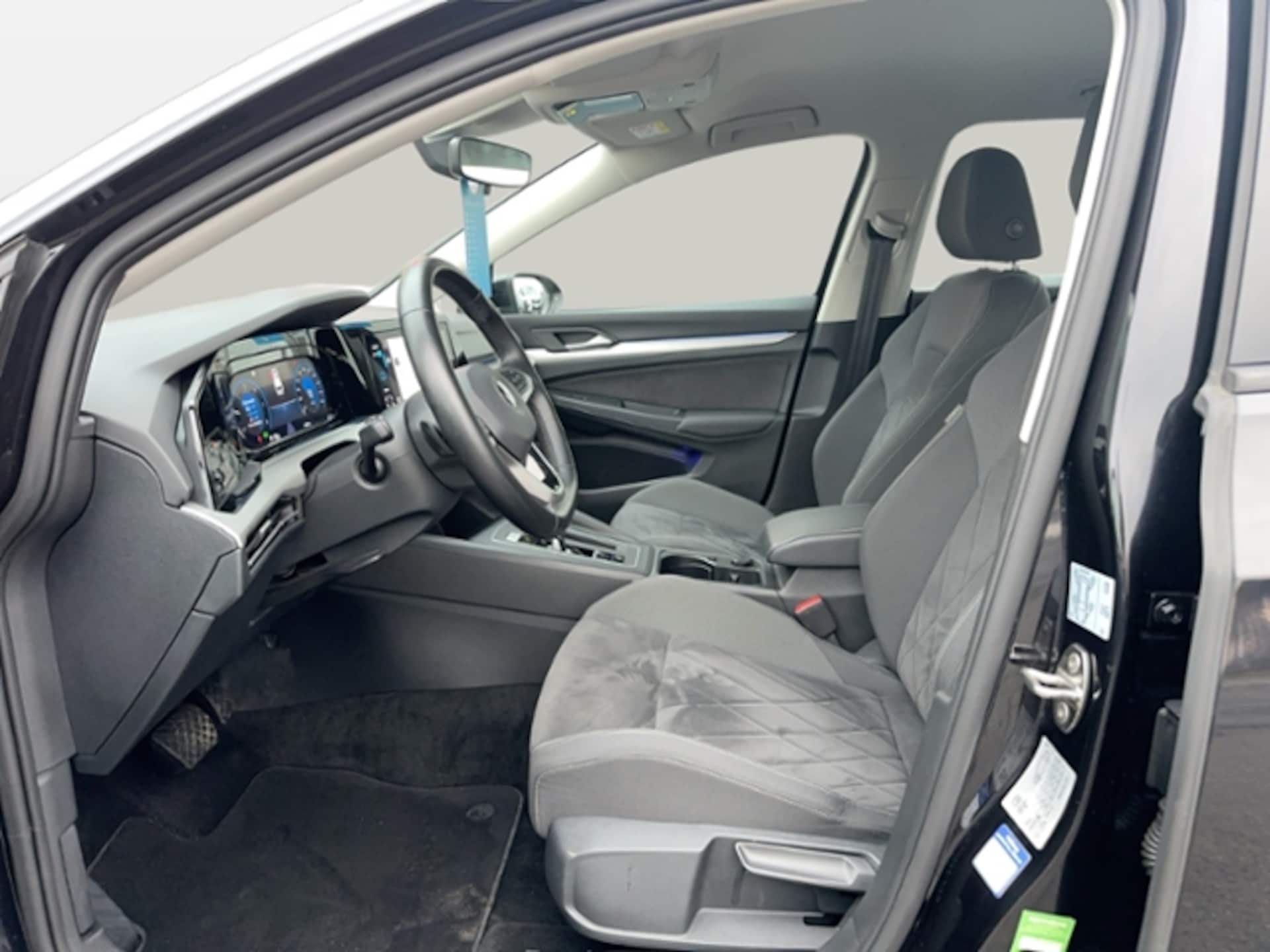 Volkswagen Golf Variant Life