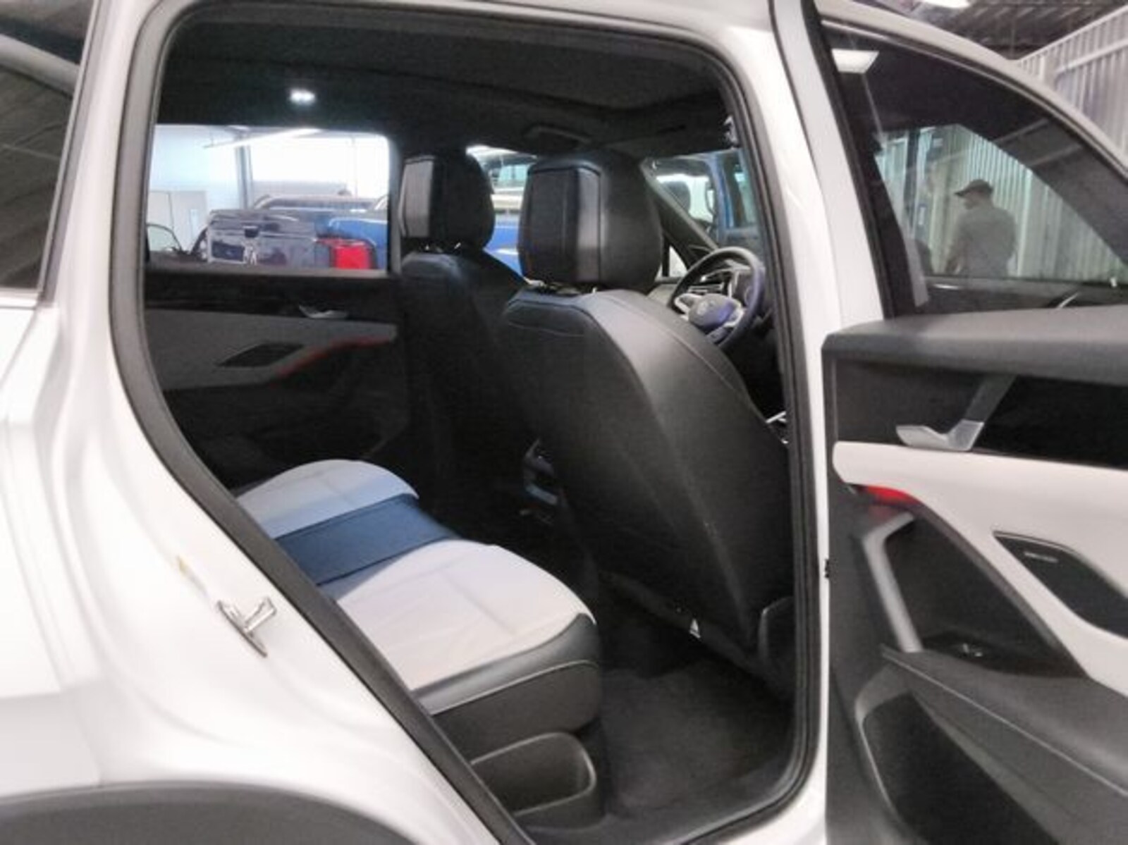 Volkswagen Tiguan – Bild 8