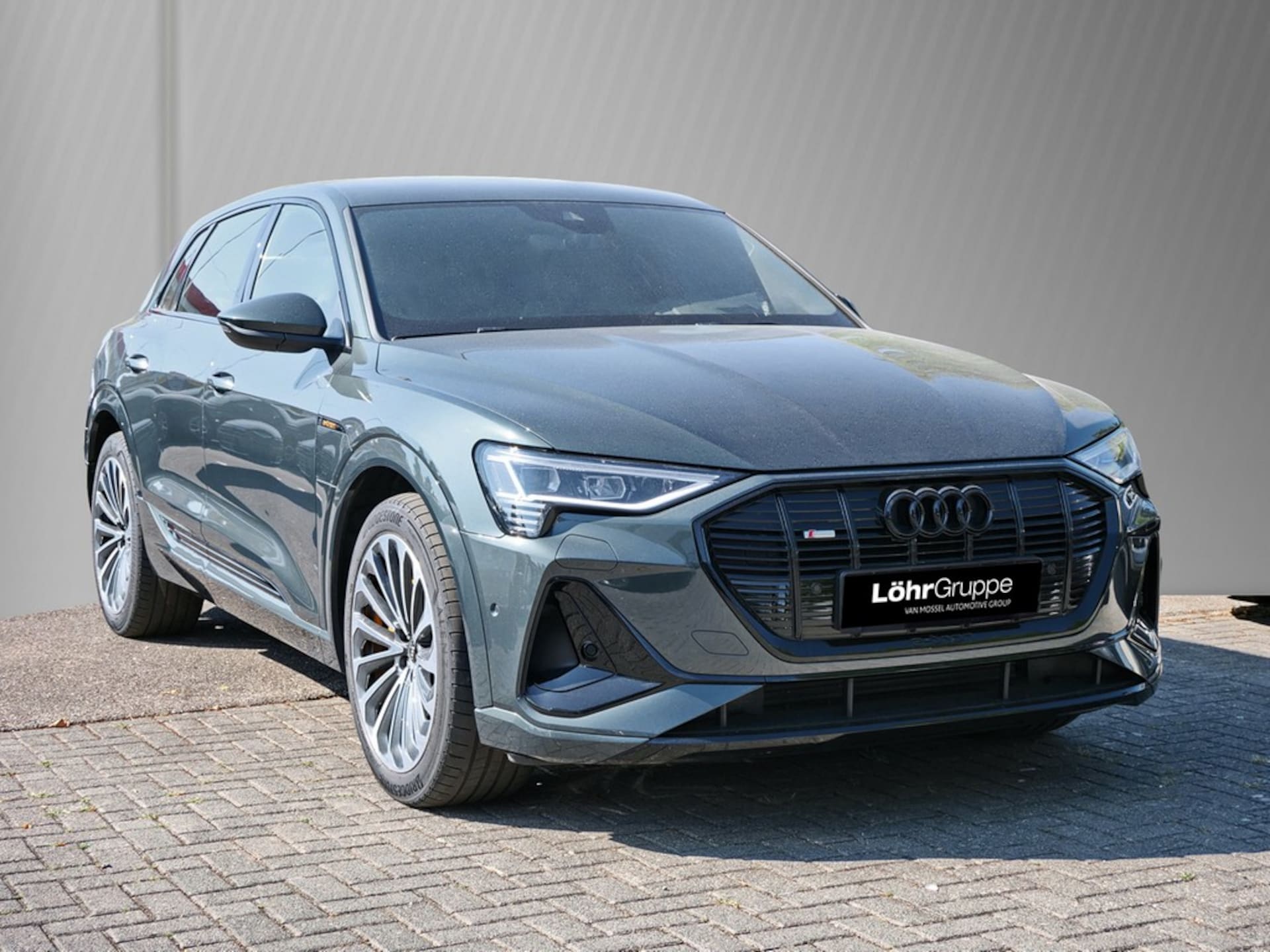 Audi e-tron S line