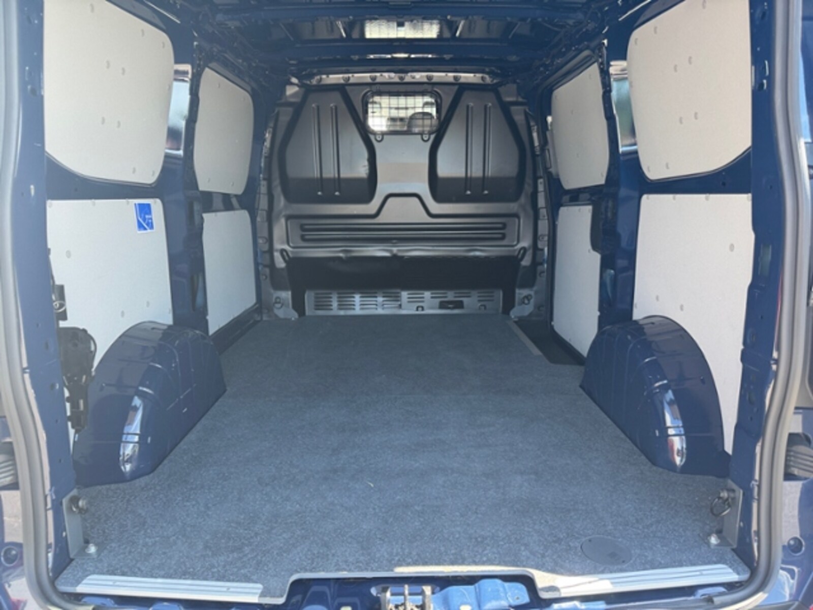 Volkswagen Transporter Kasten kurzer Radstand – Bild 7
