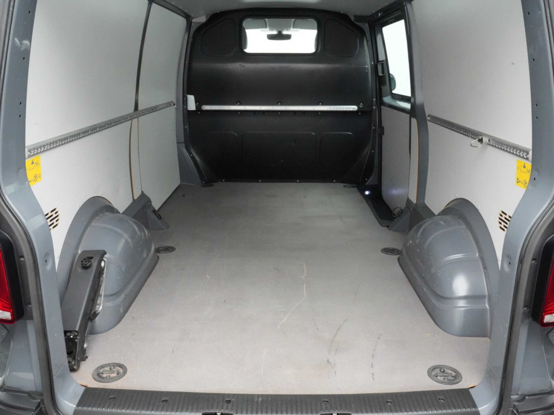 Volkswagen T6.1 Transporter Kasten langer Radstand