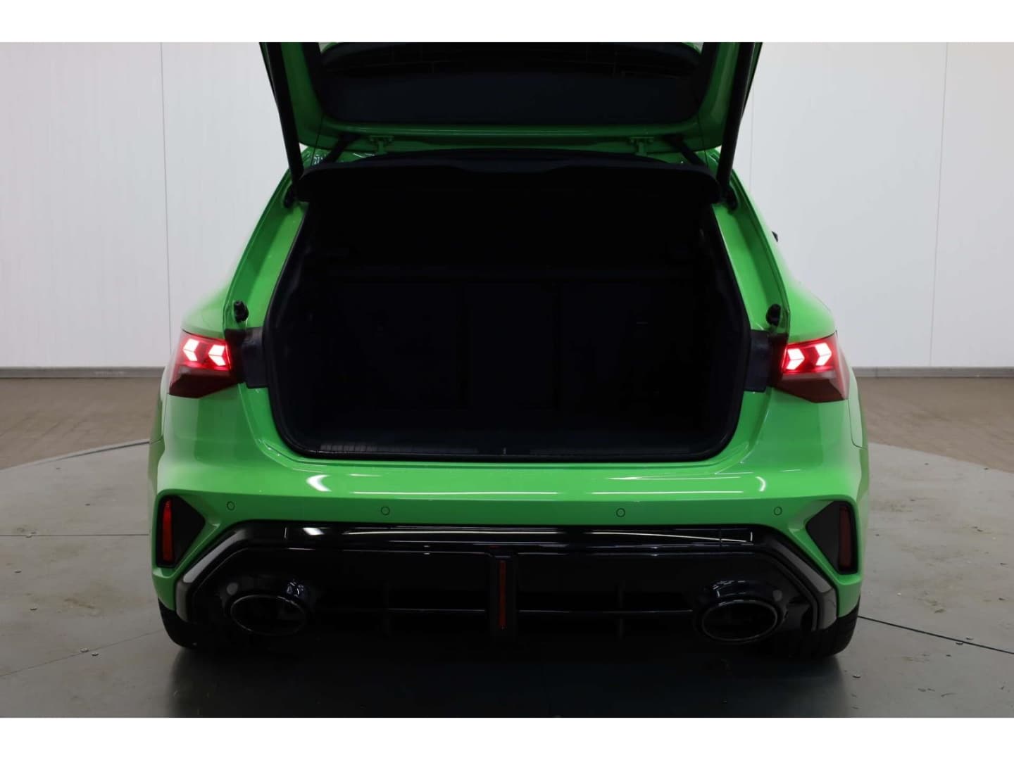 Bild über Audi RS 3 Sportback TFSI quattro 294 kW S tronic - für weitere Informationen kontaktieren Sie den Audi Partner