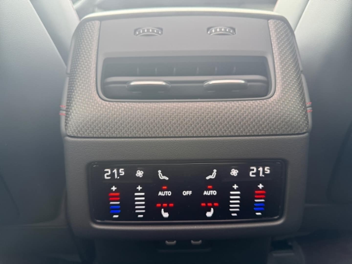 Bild über Audi Q7 SUV TDI quattro 220 kW tiptronic - für weitere Informationen kontaktieren Sie den Audi Partner