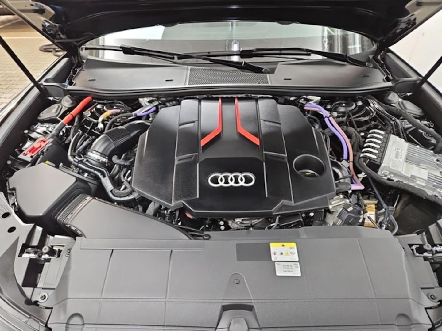 Bild über Audi S6 Avant TDI quattro tiptronic - für weitere Informationen kontaktieren Sie den Audi Partner
