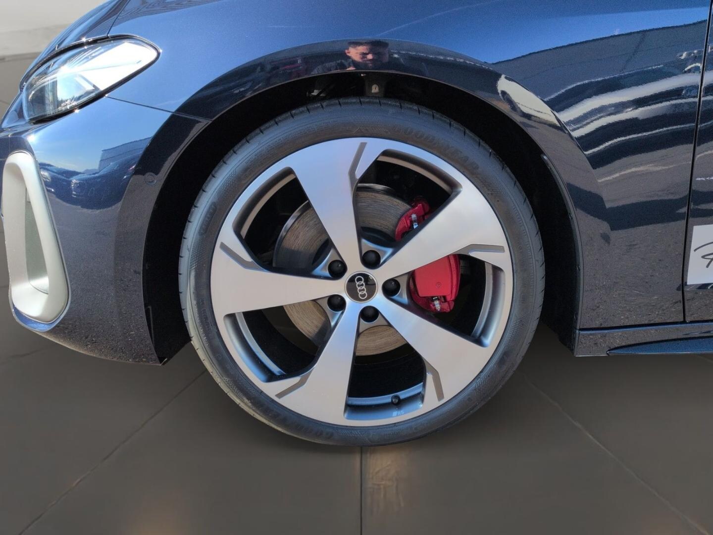Bild über Audi A5 Avant TDI 150 kW S tronic - für weitere Informationen kontaktieren Sie den Audi Partner