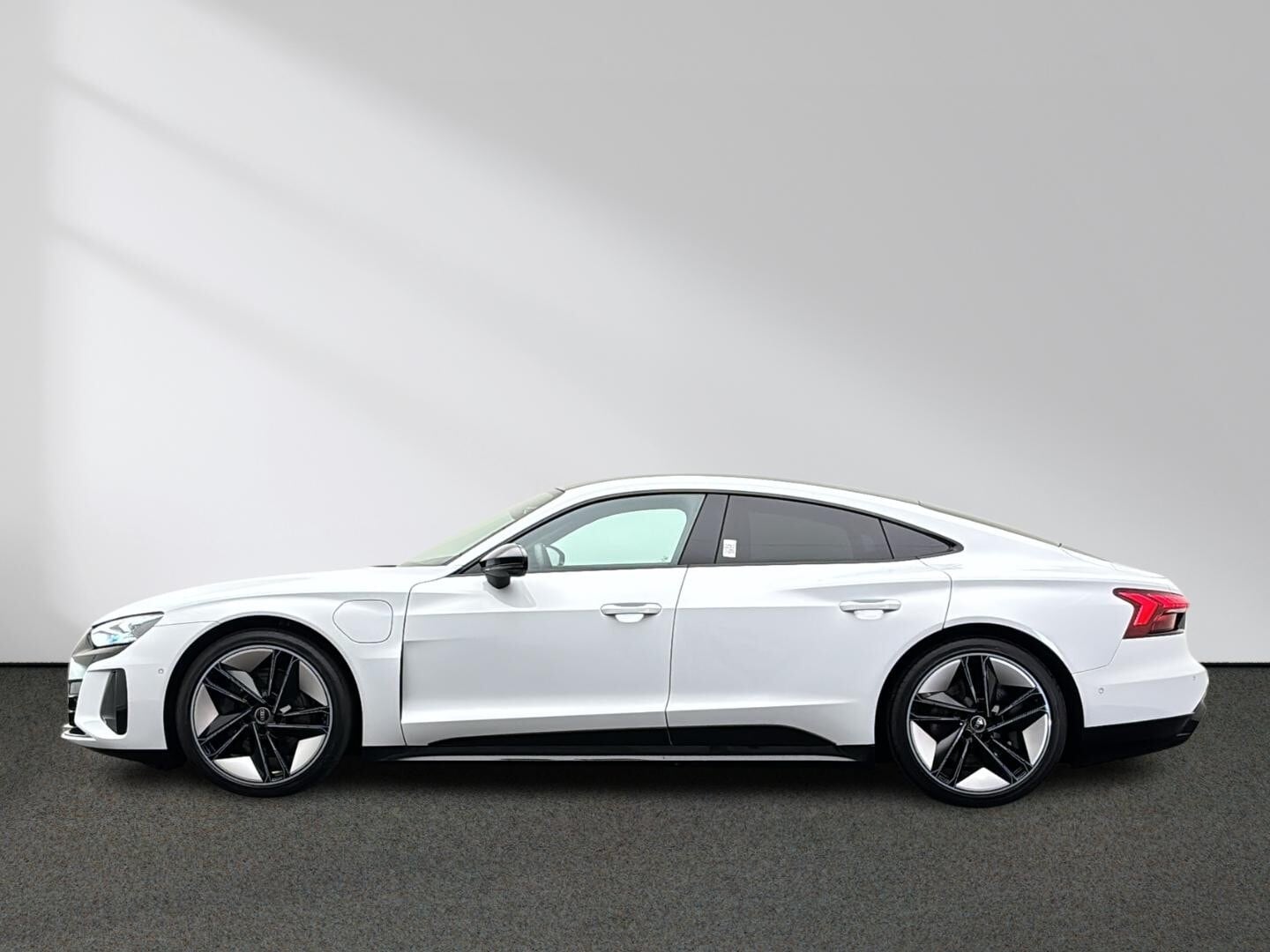 Bild über Audi e-tron GT e-tron quattro - für weitere Informationen kontaktieren Sie den Audi Partner