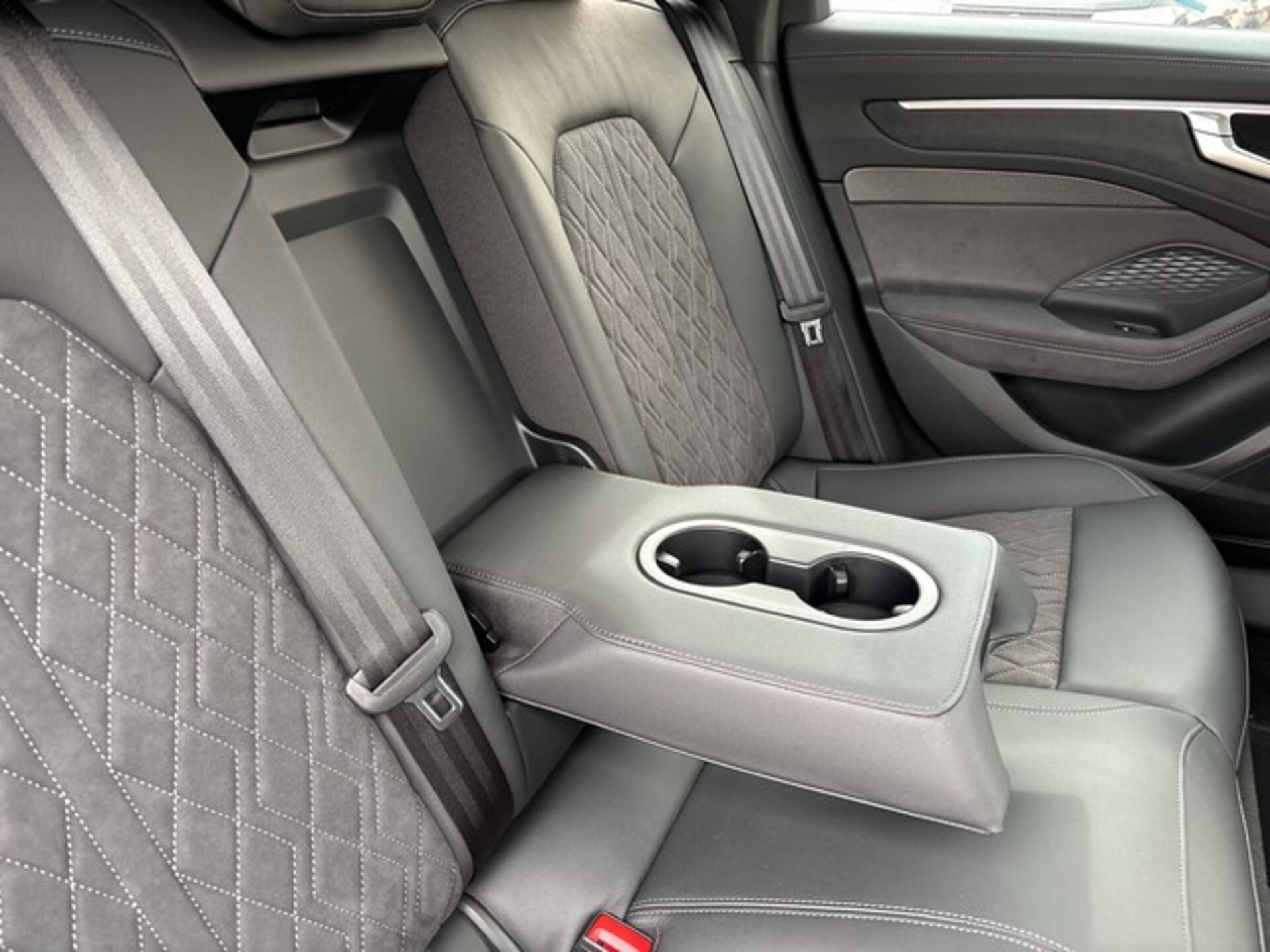 Audi A6 Avant edition one