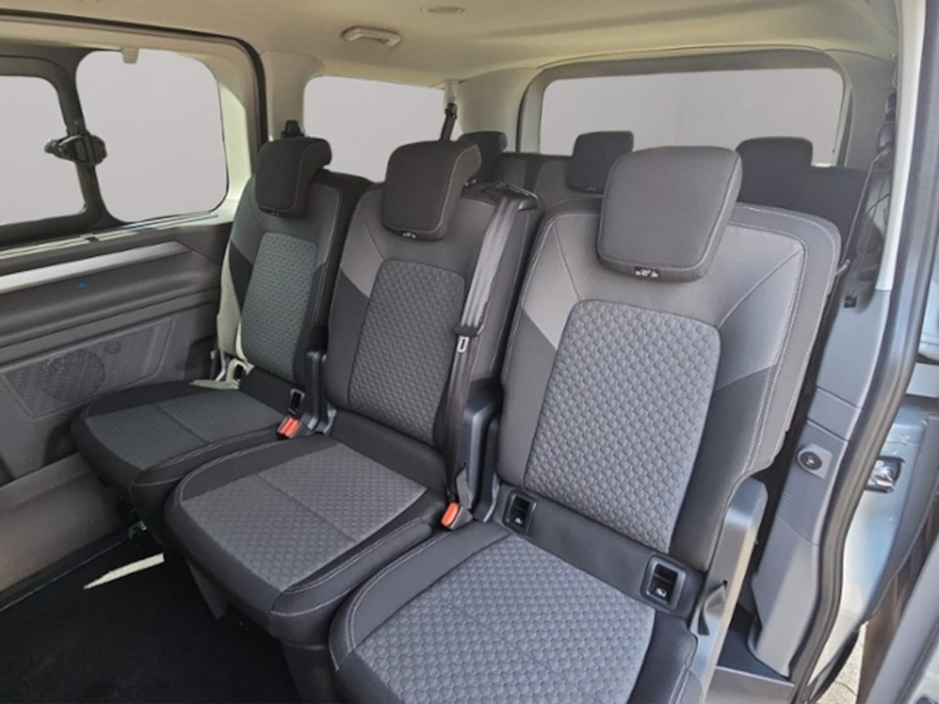 Volkswagen Caravelle Style