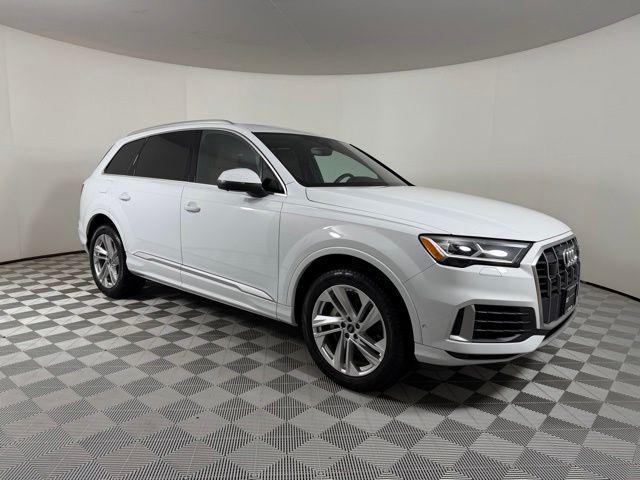 2023 Audi Q7 55 Premium Plus quattro Tiptronic's photo