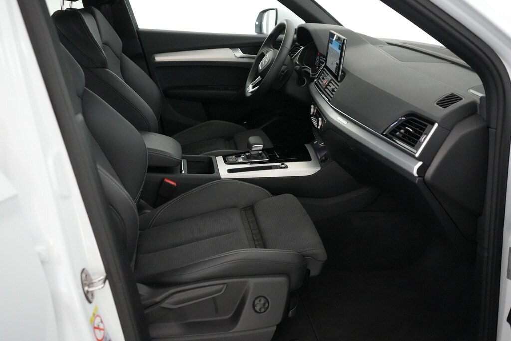 Image about Audi Q5 TFSI e S line 55 TFSI e quattro S tronic
