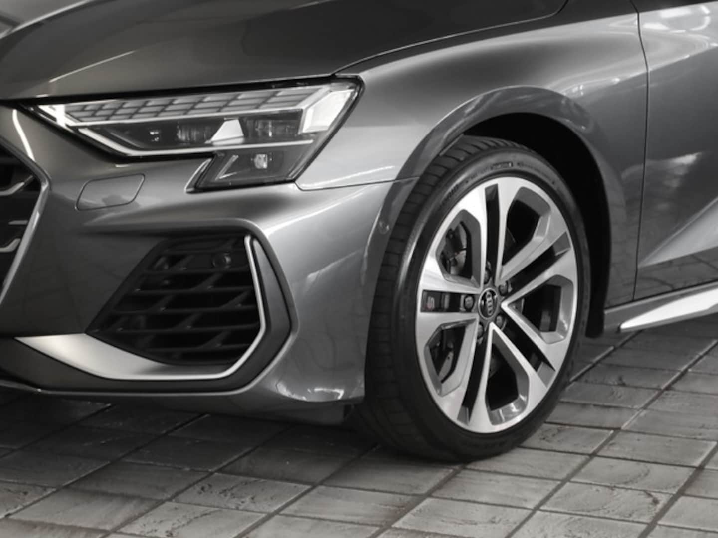 Bild über Audi S3 Sportback TFSI quattro S tronic - für weitere Informationen kontaktieren Sie den Audi Partner