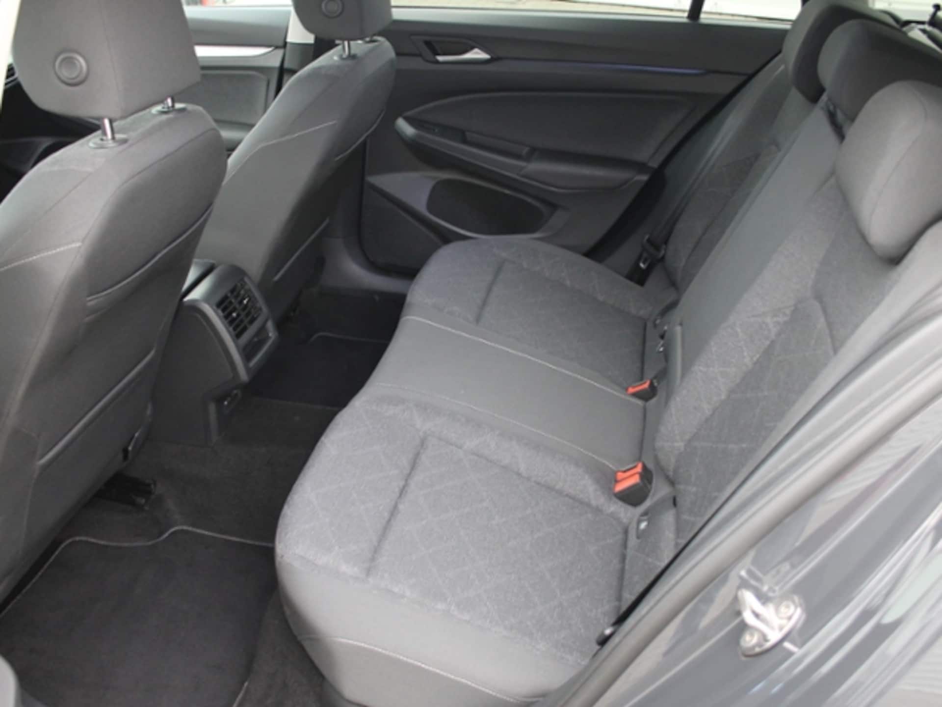 Volkswagen Golf Variant Life