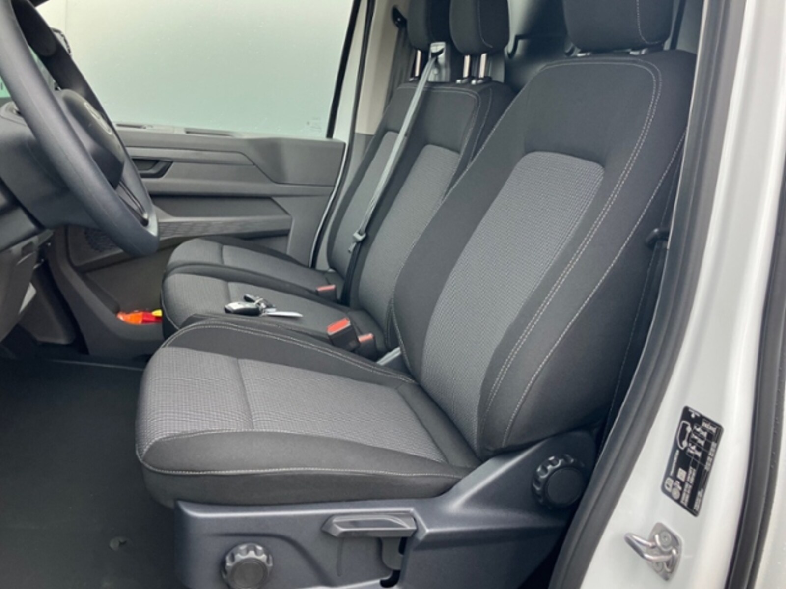 Volkswagen Transporter Kasten langer Radstand – Bild 14