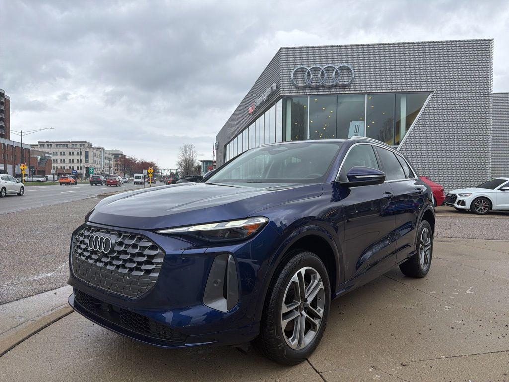 2025 Audi Q5 40 Premium's photo