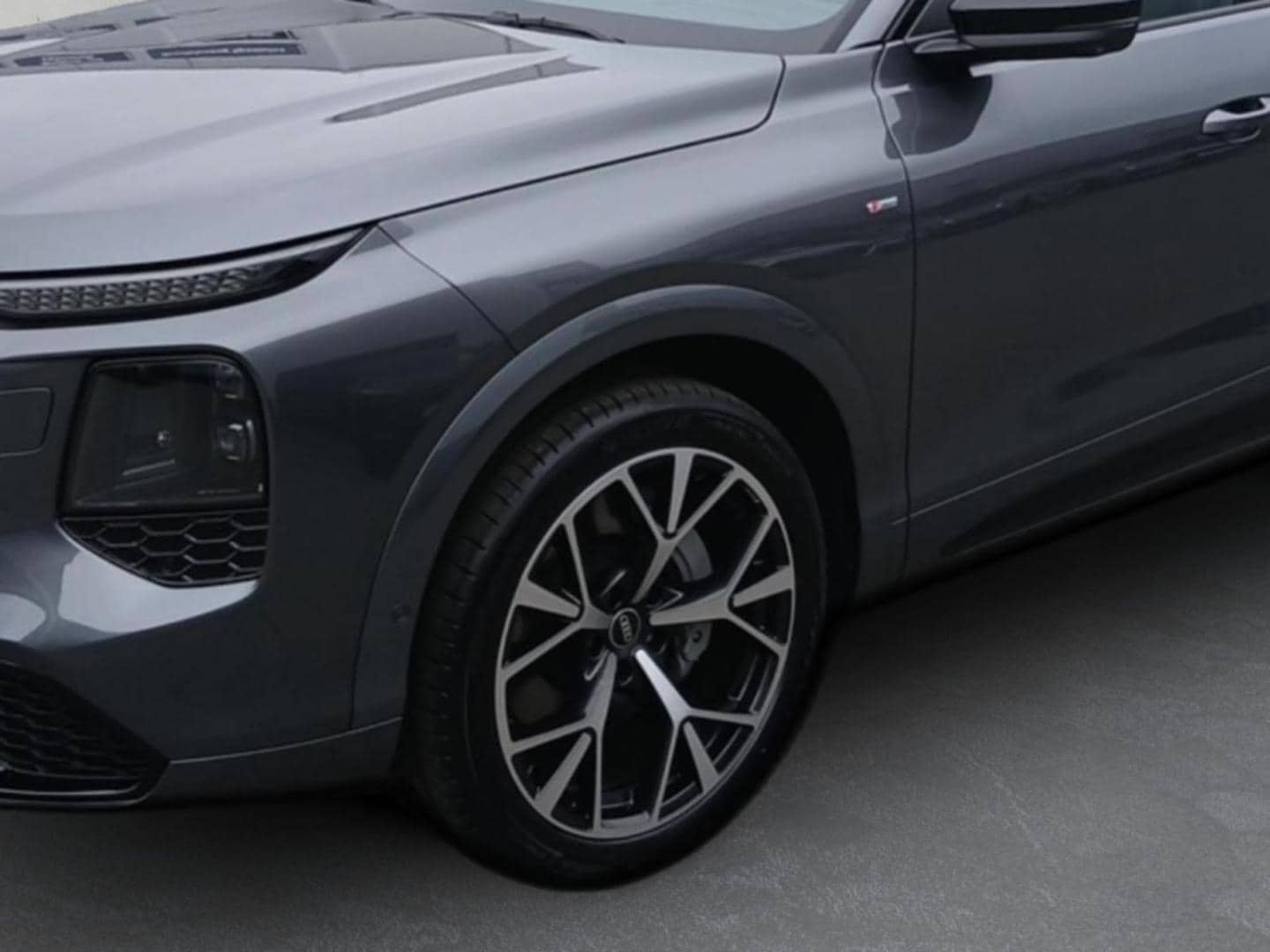 Bild über Audi Q7 SUV TDI quattro 220 kW tiptronic - für weitere Informationen kontaktieren Sie den Audi Partner