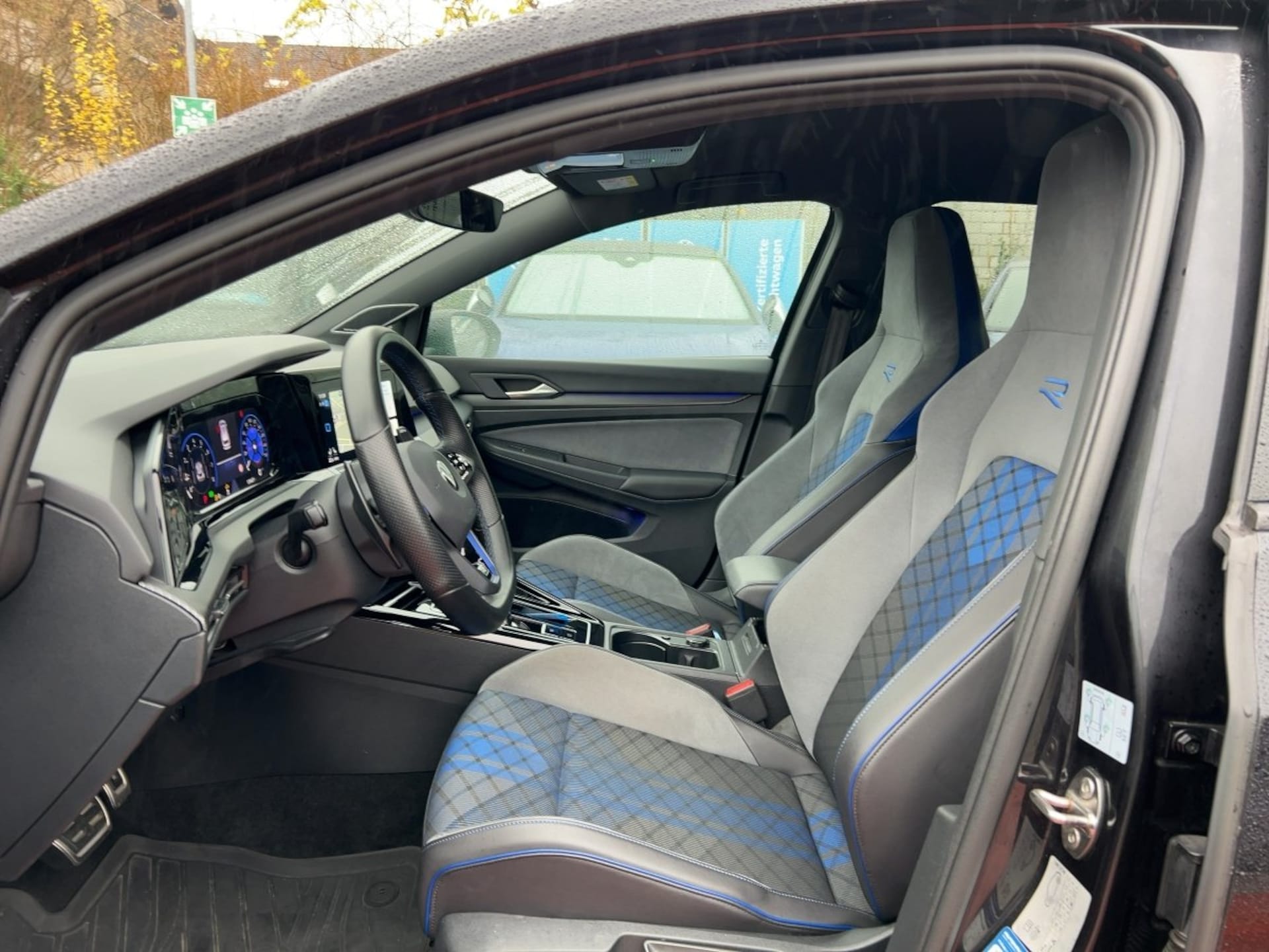 Volkswagen Golf Variant R