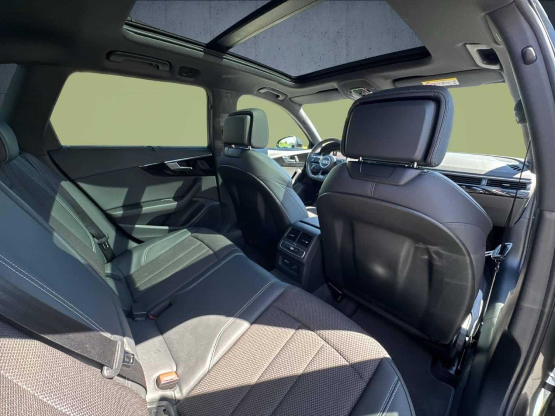 Audi A4 Avant S line