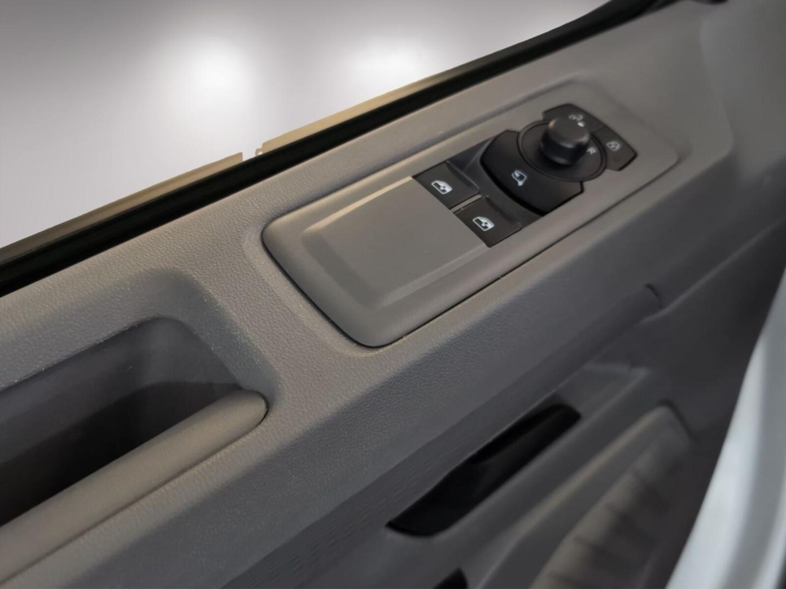 Volkswagen Transporter Kasten langer Radstand – Bild 10