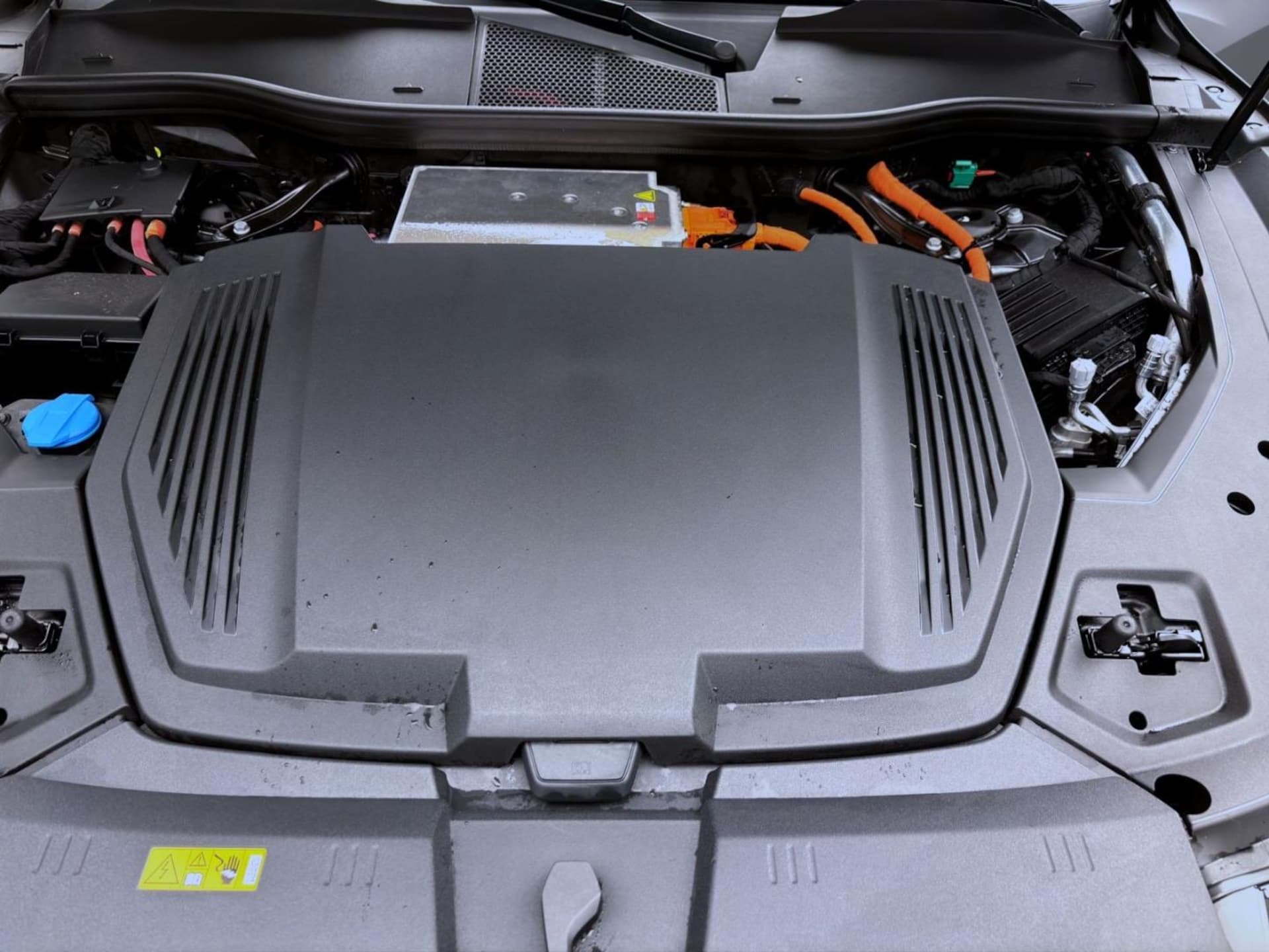 Audi Q8 e-tron S line