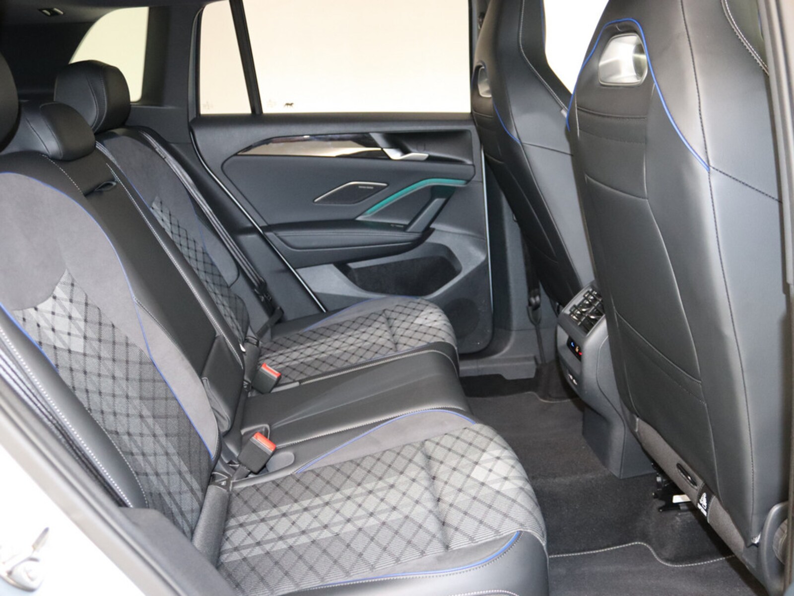 Volkswagen Tiguan – Bild 10