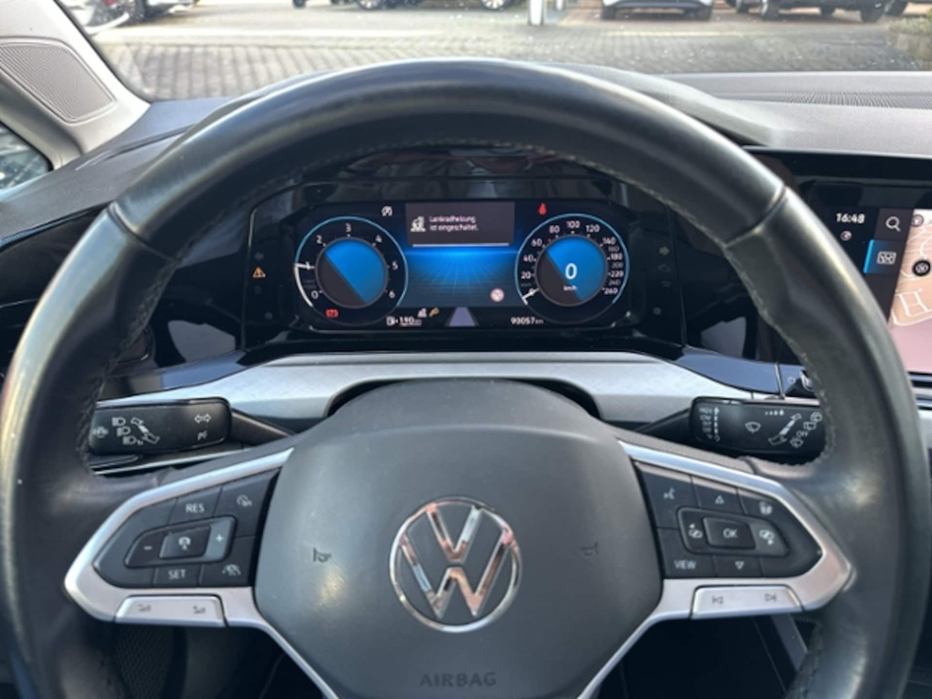 Volkswagen Golf Variant Life