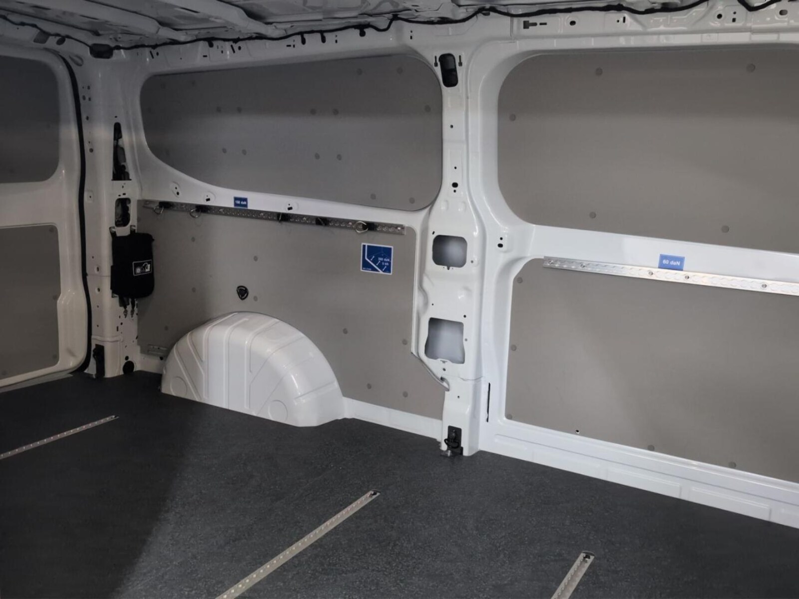 Volkswagen Transporter Kasten langer Radstand – Bild 13