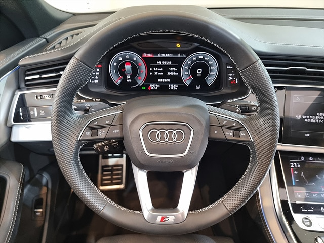 Audi Q8 55 TFSI quattro Premium 250 340 kW hp tiptronic 10