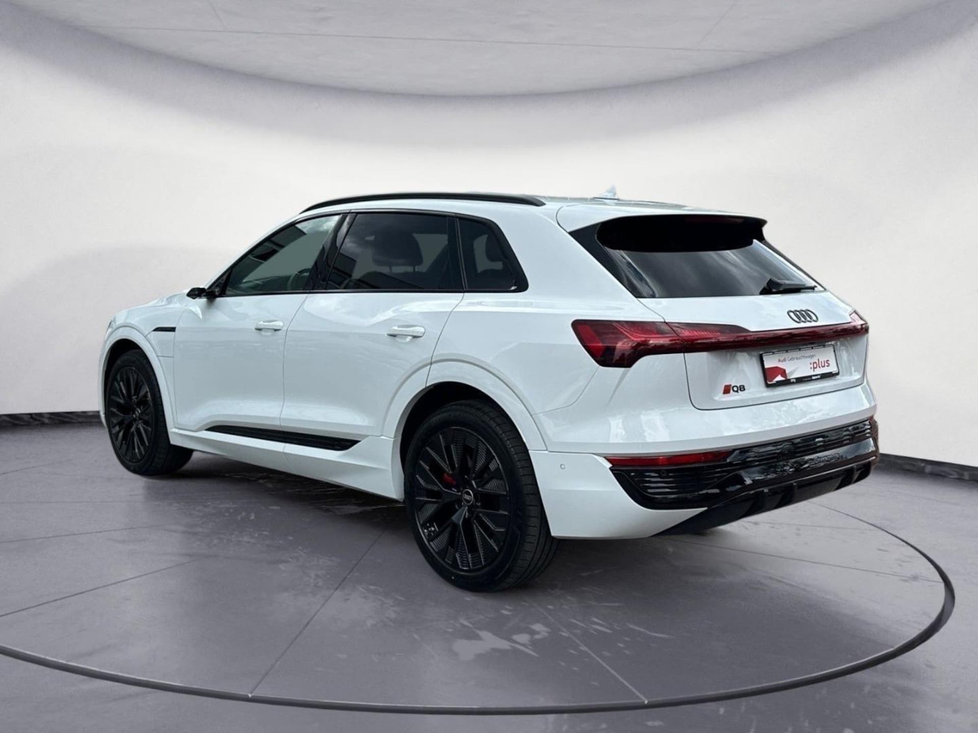 Audi Q8 e-tron S line