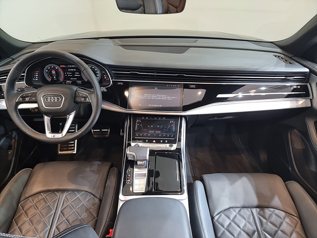 Audi Q8 55 TFSI quattro Premium 250 340 kW hp tiptronic 8