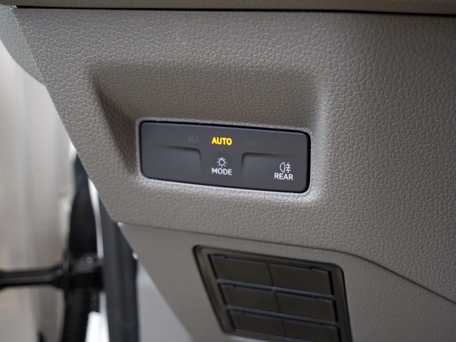 Volkswagen Crafter Kasten mittlerer Radstand – Bild 26