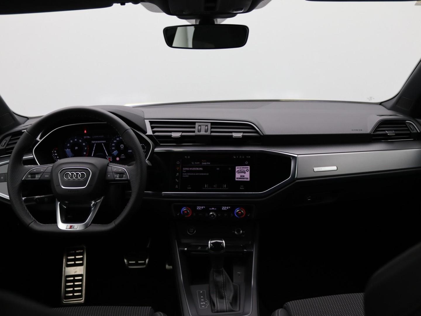 Bild über Audi Q3 S line 35 TFSI S tronic - für weitere Informationen kontaktieren Sie den Audi Partner