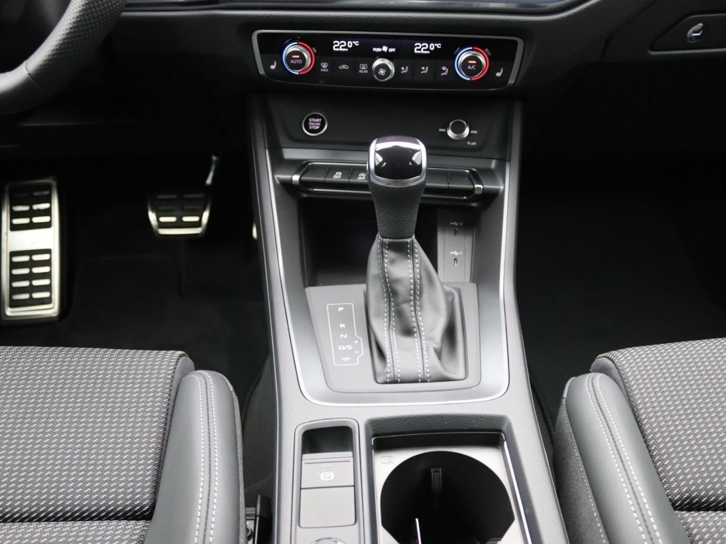 Bild über Audi Q3 S line 35 TFSI S tronic - für weitere Informationen kontaktieren Sie den Audi Partner