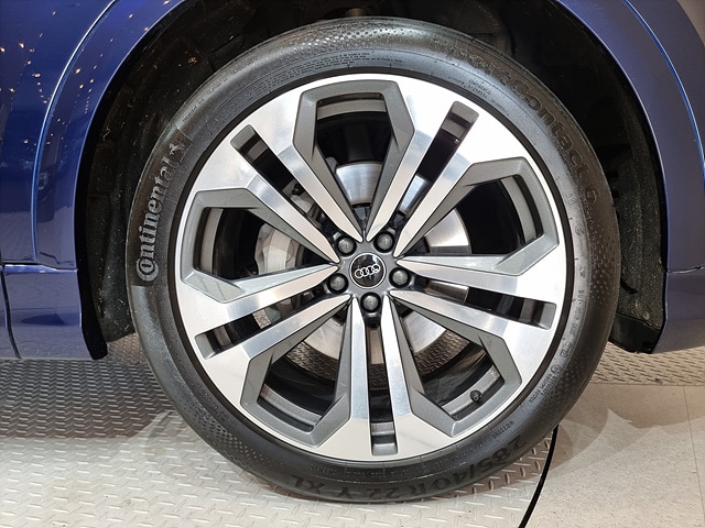 Audi Q8 55 TFSI quattro Premium 250 340 kW hp tiptronic 6