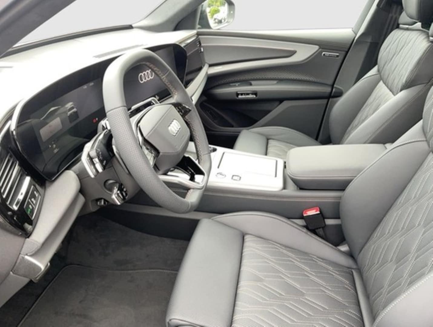 Bild über Audi Q7 SUV TDI quattro 220 kW tiptronic - für weitere Informationen kontaktieren Sie den Audi Partner