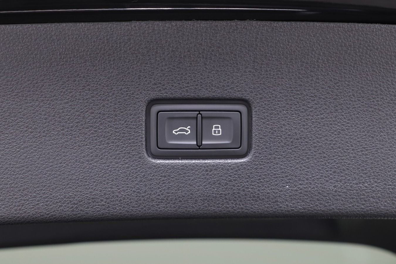 Image about Audi Q8 SUV TFSI e 60 TFSI e quattro tiptronic
