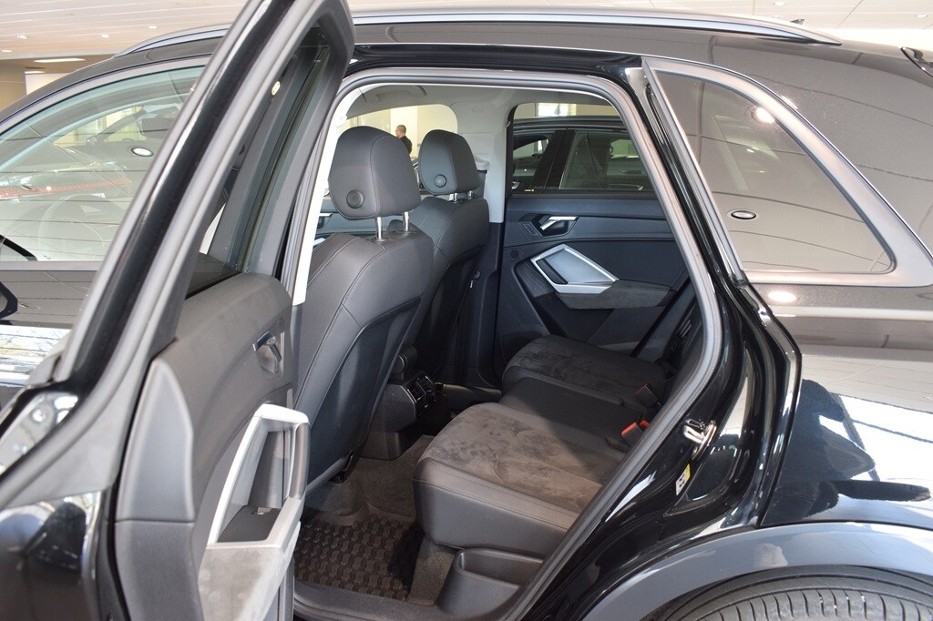 Bild som visar&nbsp;Audi Q3&nbsp;Q3 40 TDI quattro Proline advanced 200 hk S tronic - för mer information kontakta din Audi Partner